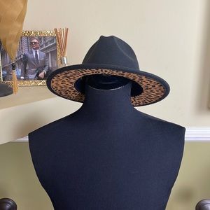 Felt Hat* Size Medium